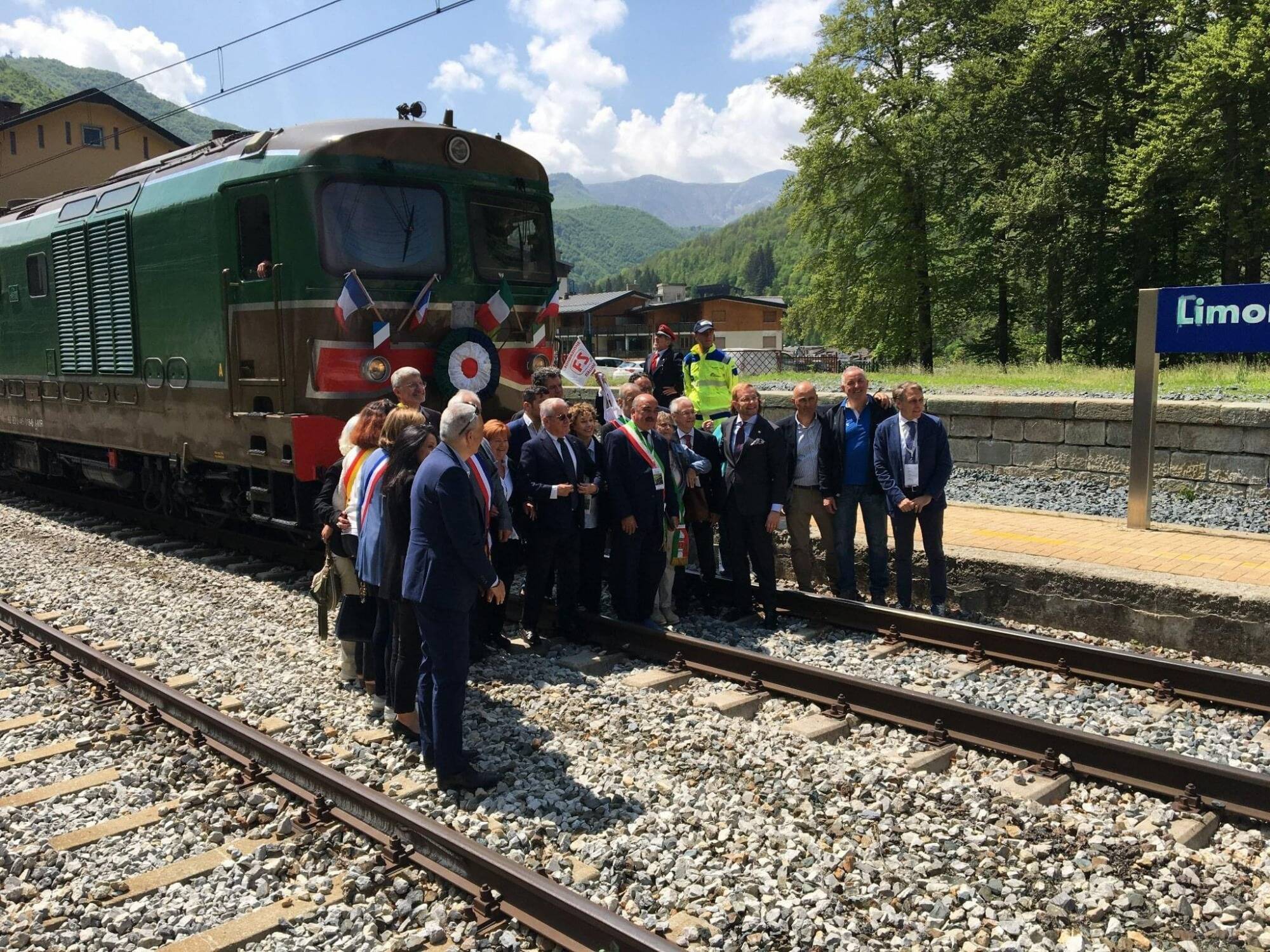 En escale Breil sur Roya un train italien historique des ann es